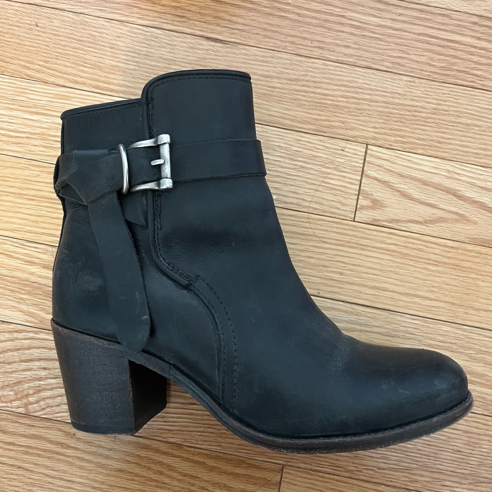 Size 7.5 Frye Malorie Short Boot